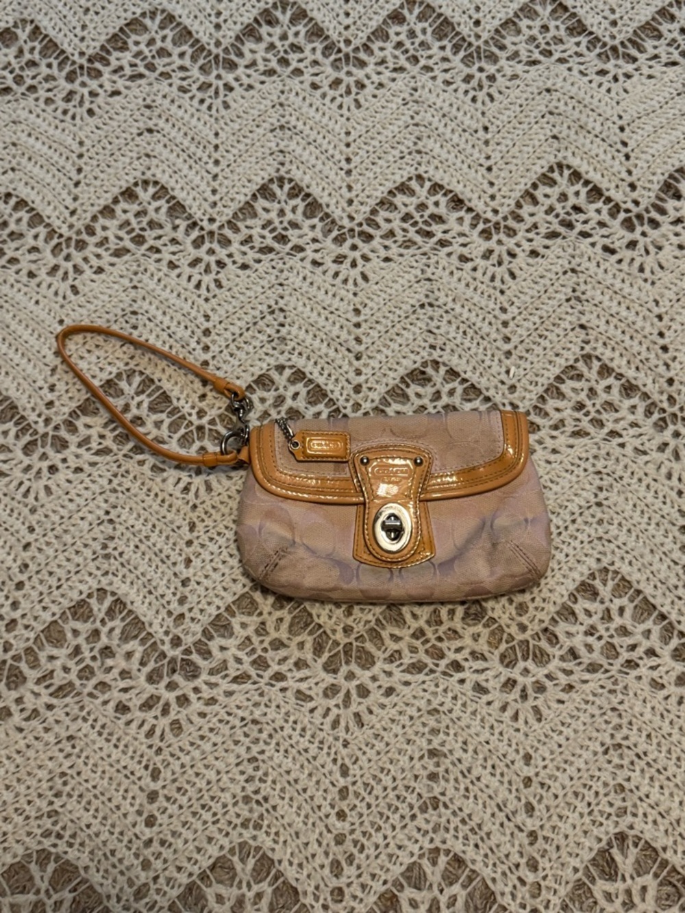 Vintage Coach Legacy Signature Turnlock Flap Wristlet Pink Jacquard Tan Leather